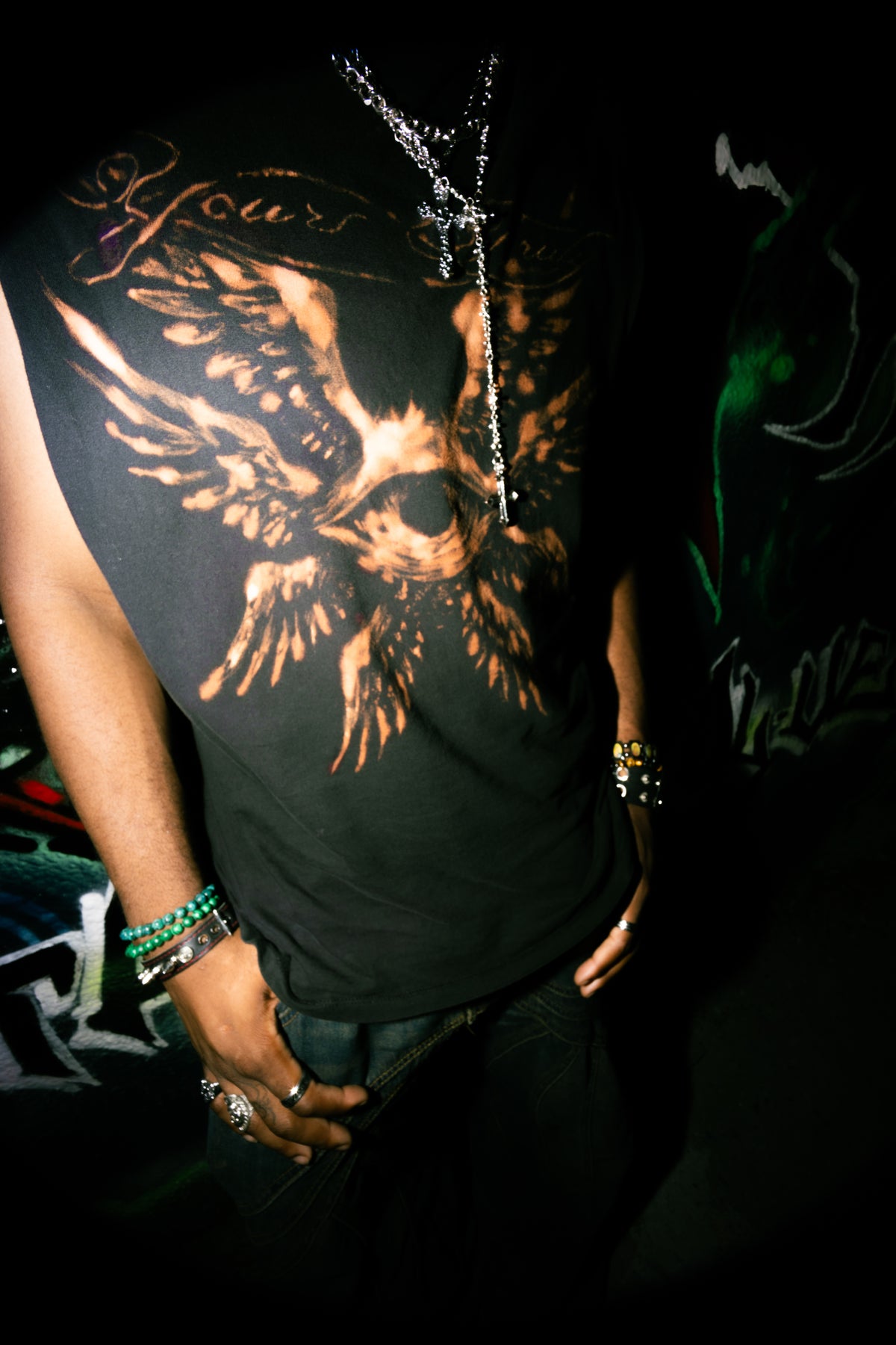 bleached winged eye tee